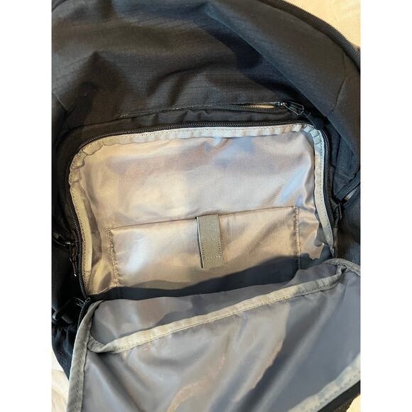 Embark Black Computer Loading Backpack - Picture 3 of 6